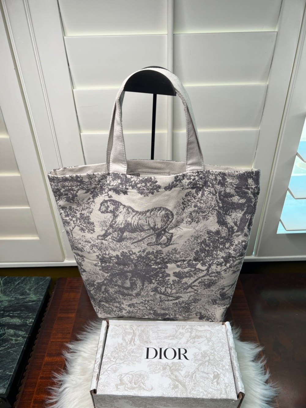 Dior Canvas Tote Beauty Bag With Dior Addict Lip Glow Oil (081) NWOT With Box - Picture 6 of 17